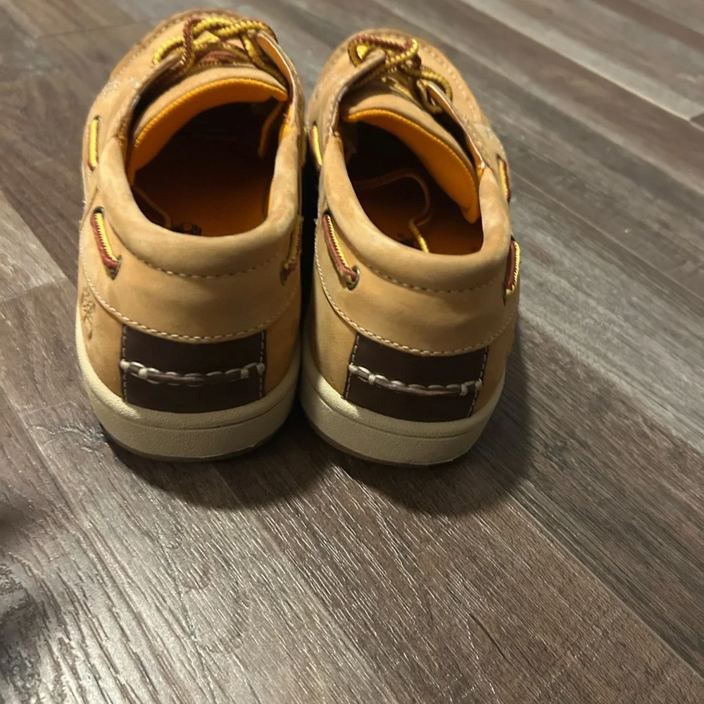 Timberland men’s boat shoes new buck 9.5 S22